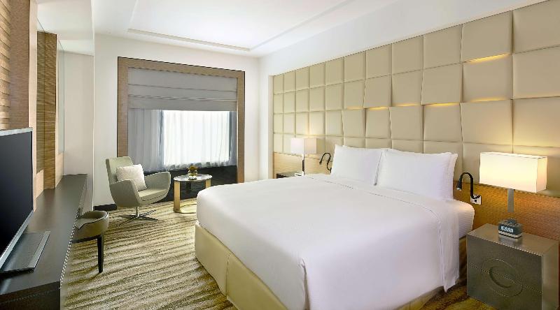 带大床的套房, Doubletree By Hilton Riyadh  Al Muroj Business Gate