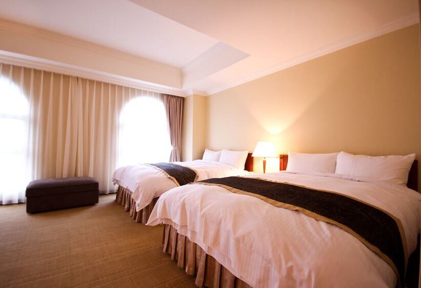 اتاق سوپریور چهار تخته, Grand Boss