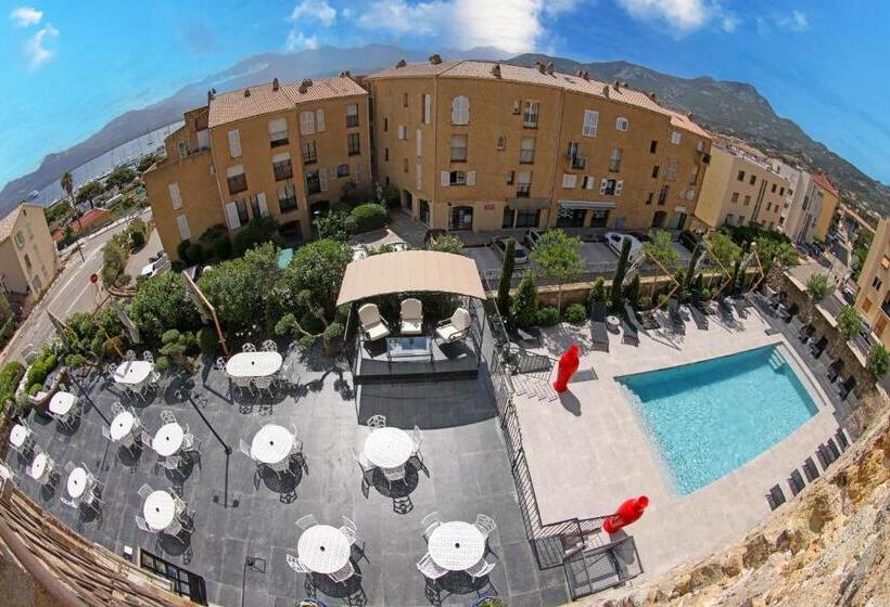 Quarto Triplo Deluxe Vista Mar, L'abbaye