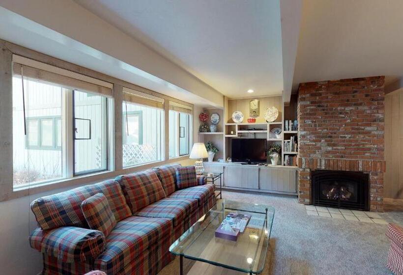 침실 2개 아파트, Prospector Condo