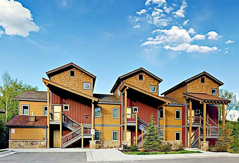 آپارتمان 3 خوابه, Blue River Condo Unit 203