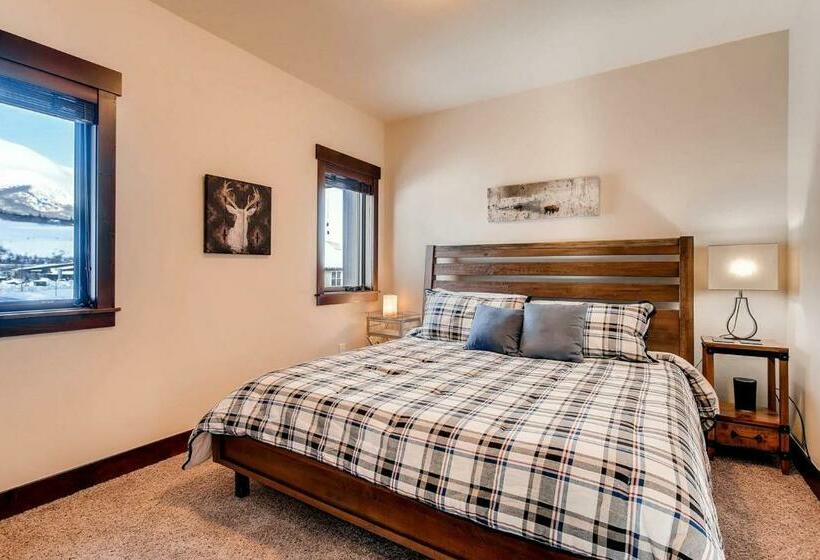 آپارتمان 3 خوابه, Blue River Condo Unit 203