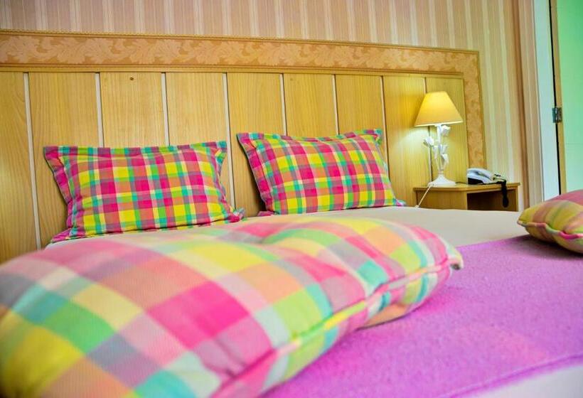 Quarto Estandar, Chateau Do Luar Prime Em Campos Do Jordao