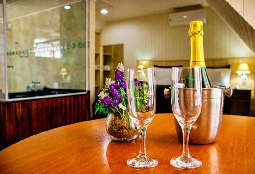 Quarto Superior com Hidromassagem, Chateau Do Luar Prime Em Campos Do Jordao