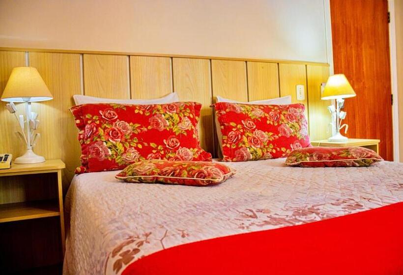 Quarto Estandar com Sacada, Chateau Do Luar Prime Em Campos Do Jordao