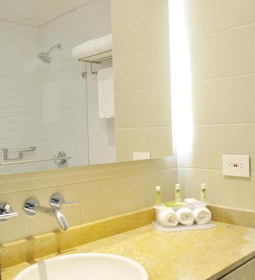 스위트 킹사이즈 침대, Holiday Inn Express & Suites Bogota Zona Financiera, An Ihg
