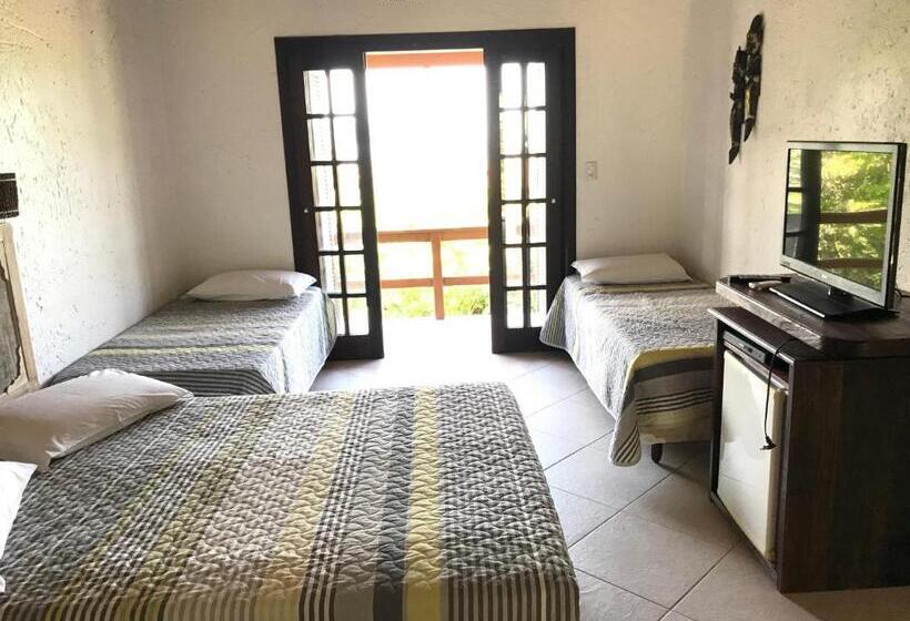 Quarto Triplo Estandar, Pousada Saint Germain