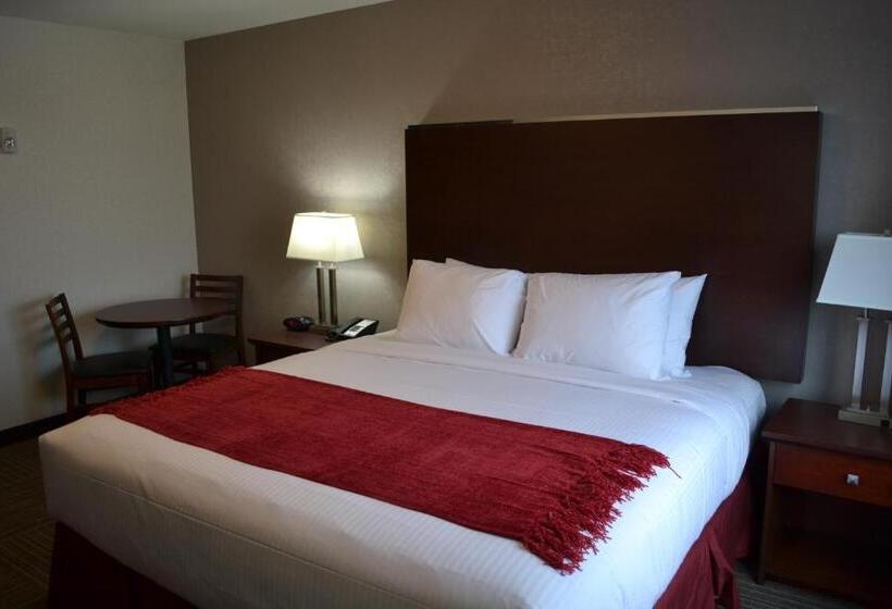 Люкс Повышенной Комфортности, Ramada By Wyndham Moose Jaw