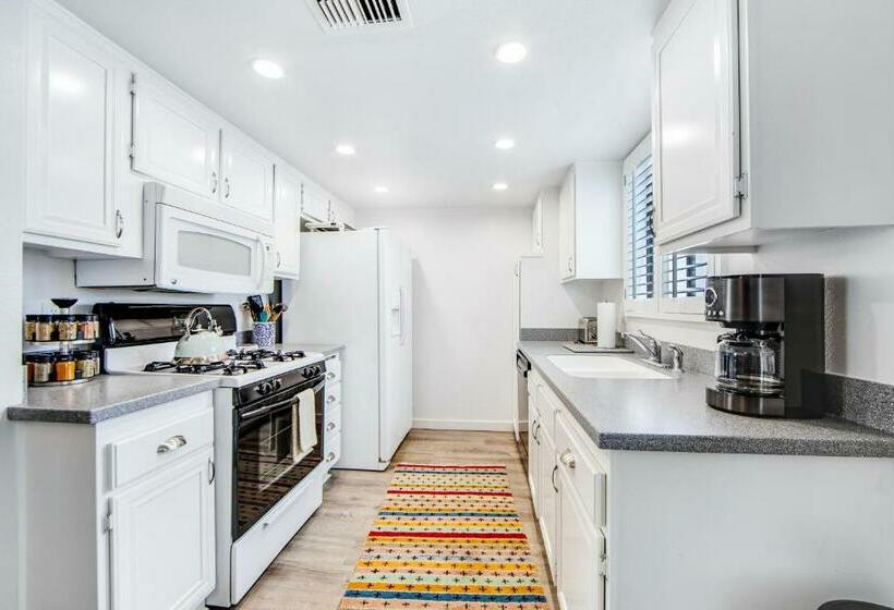 Huoneisto 3 Makuuhuonetta, Mountain View Modern Condo Permit# 4340