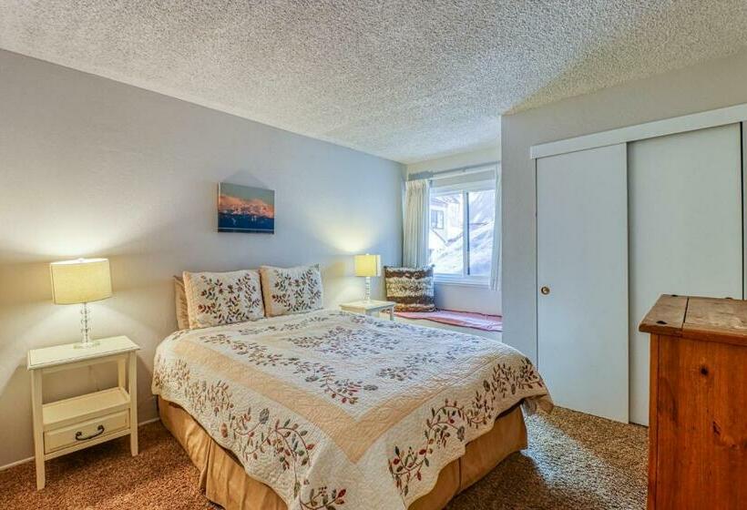 침실 2개 아파트, 2 Bed 2 Bath Apartment In Carnelian Bay