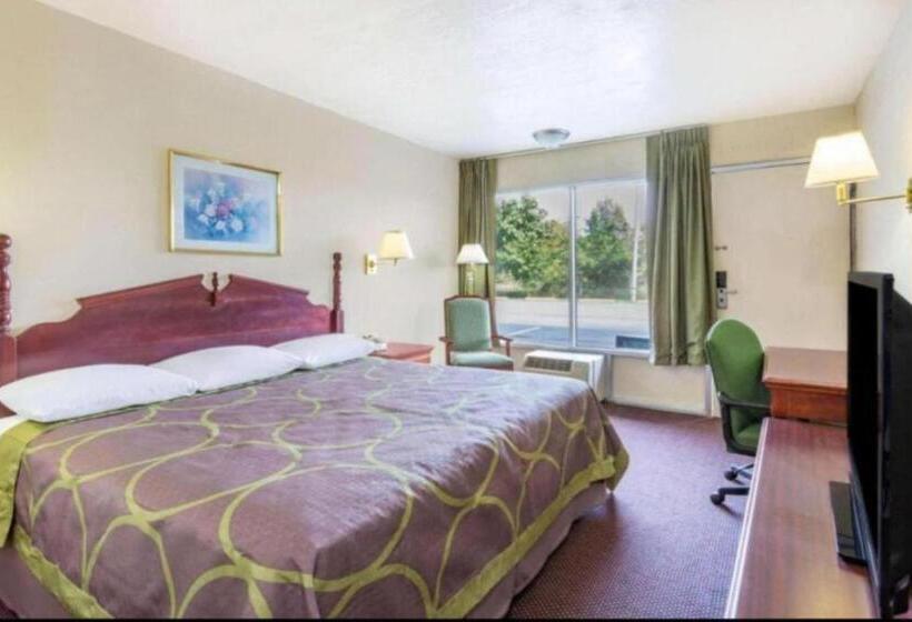 Люкс Адаптированный для Инвалидов, Ashland Studio Inn Richmond North Near Kings Dominion  Listing Partner