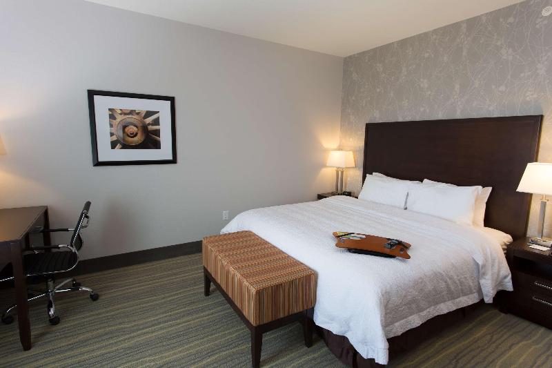 Стандартный Номер Кровать Кинг, Hampton Inn By Hilton Lloydminster