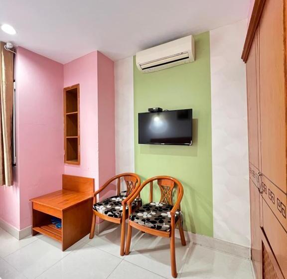 اتاق استاندارد با تخت بزرگ, Valentine Luxury Hotel   31 Bui Vien Street