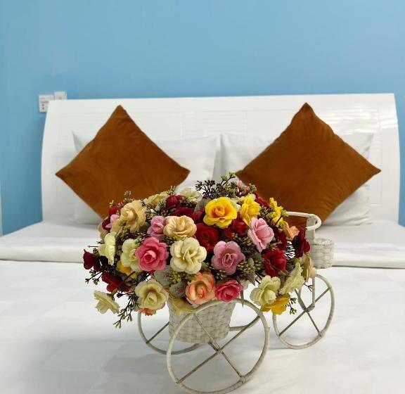اتاق استاندارد سه نفره, Valentine Luxury Hotel   31 Bui Vien Street