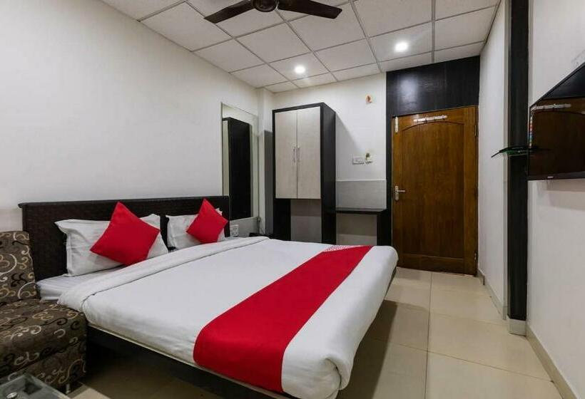 Номер Deluxe, Fabhotel Manjeet