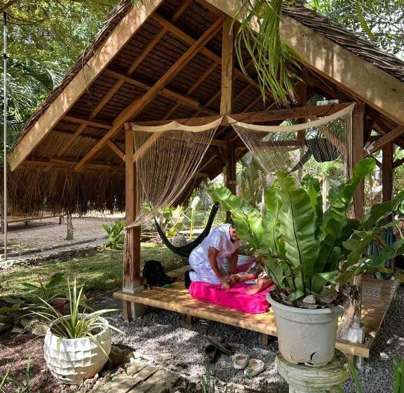 اتاق لوکس, Bohol Island Homestay