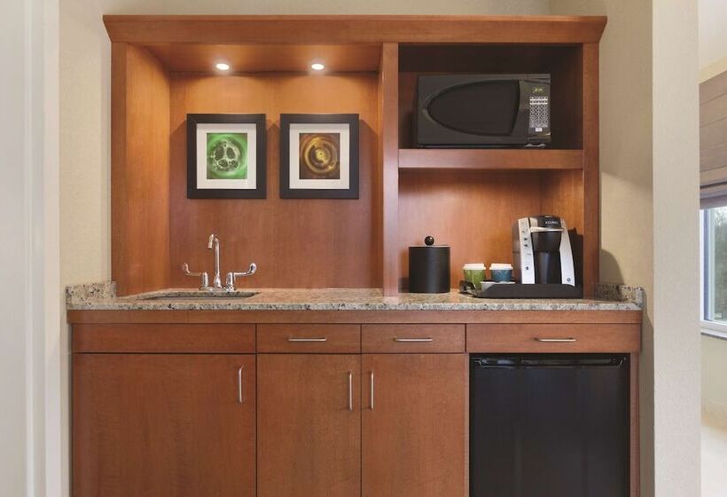 Люкс Кровать Кинг, Hilton Garden Inn Falls Church