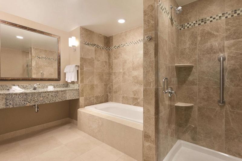 Люкс Кровать Кинг, Hilton Garden Inn Falls Church