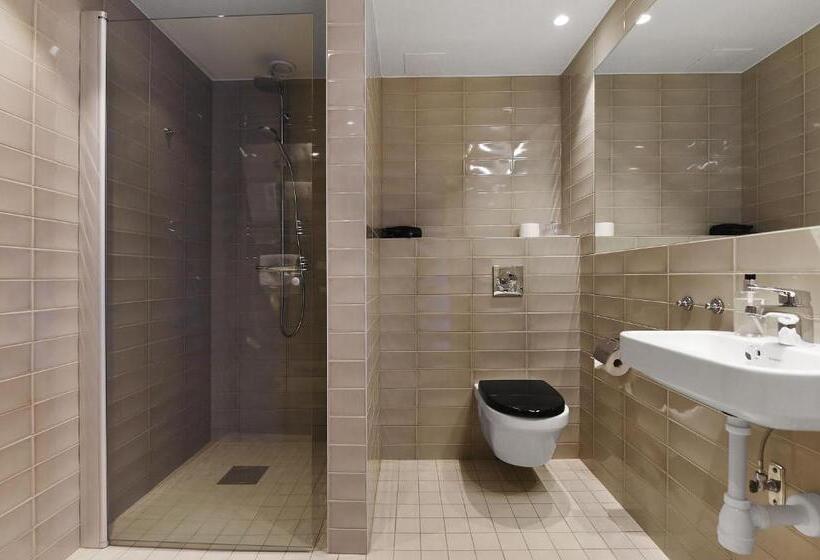 4인용 수피리어 룸, Ersta Hotell & Konferens
