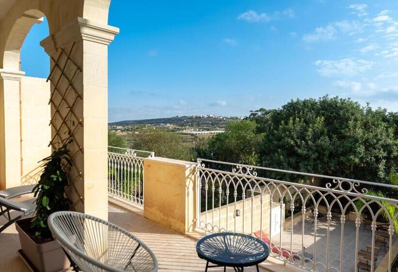 Suite with Terrace, The Carob Tree