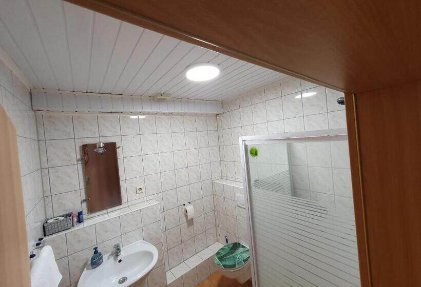 Номер Стандарт, Restaurant & Gasthaus  44 Forty Four