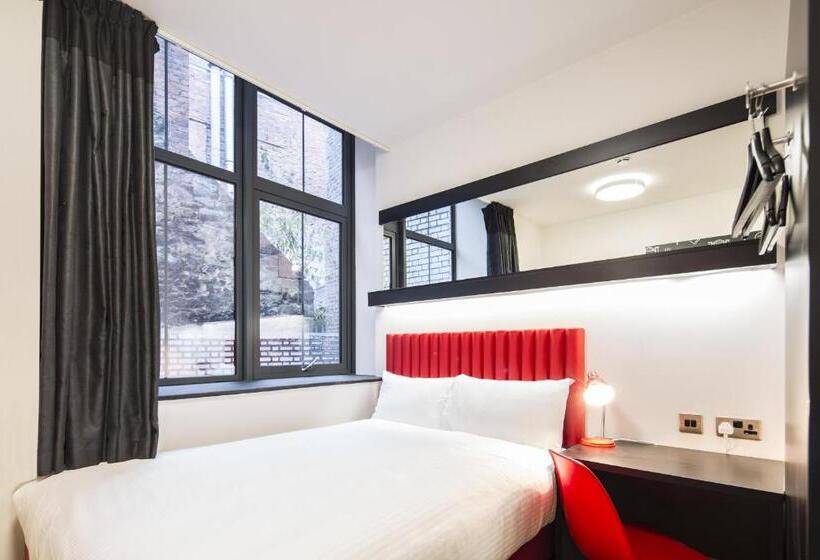 Номер Стандарт, Easyhotel Newcastle