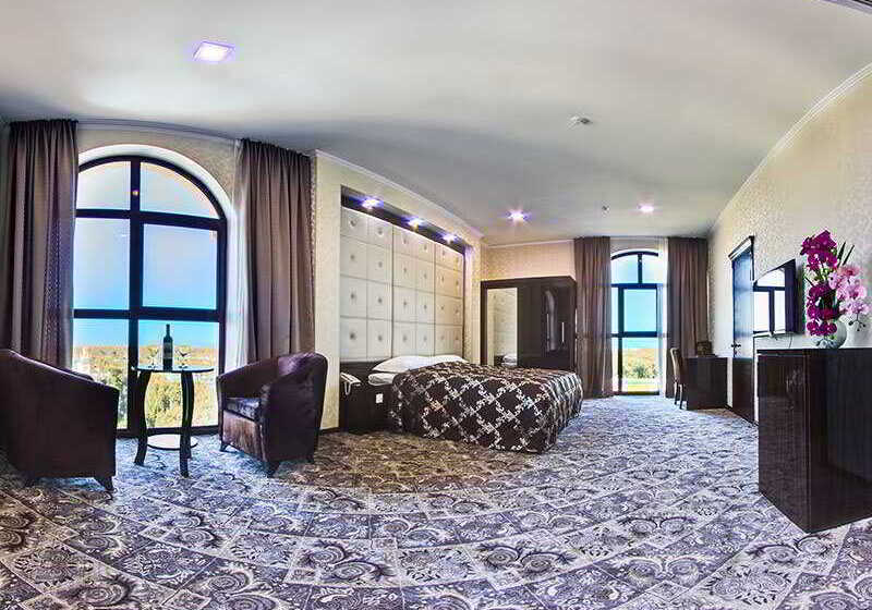 주니어 스위트, Plaza Hotel Bishkek