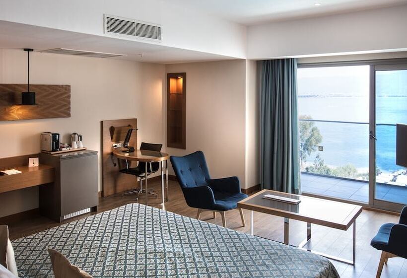 Номер Deluxe, Liberty Kuşadası   All Inclusive