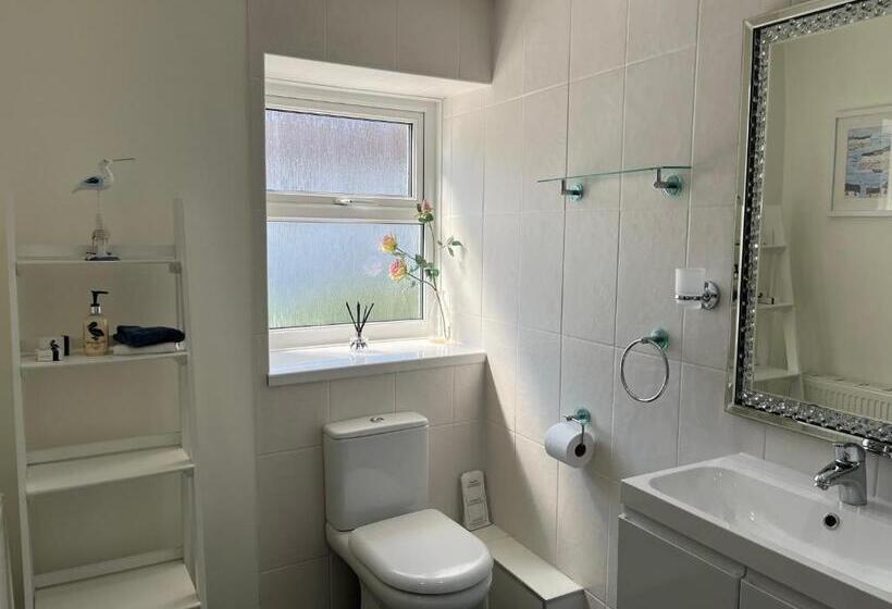Quarto Deluxe, Tides Reach Guest House