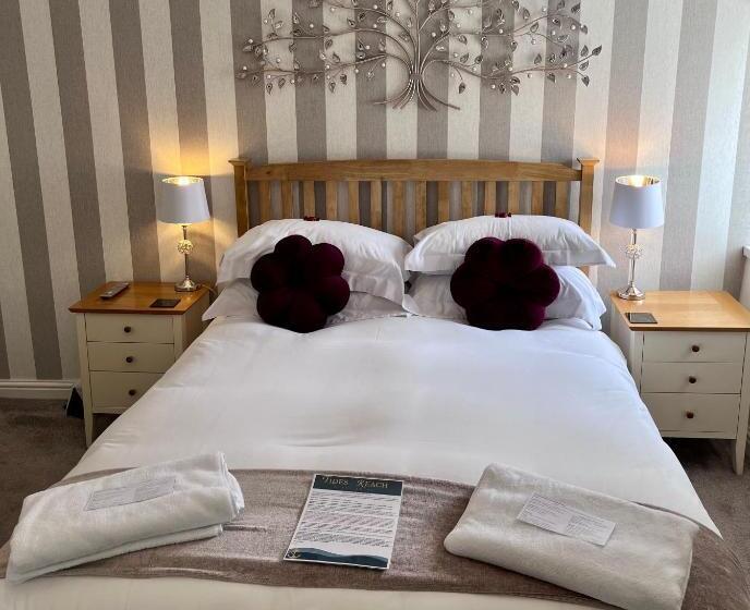 Quarto Deluxe, Tides Reach Guest House
