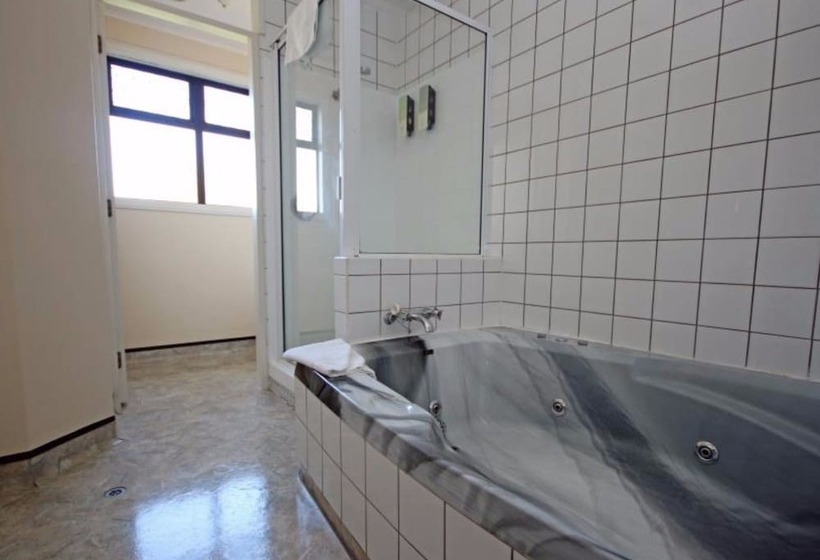 Президентский Люкс, Champers Motor Inn
