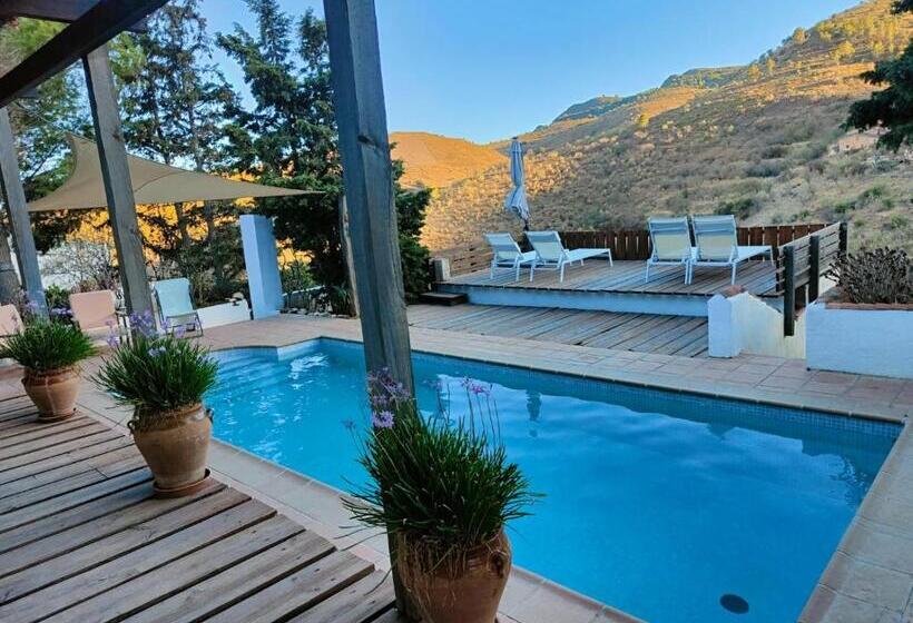 Номер Стандарт Вид на Бассейн, Cortijo Vacas Gordas B&b