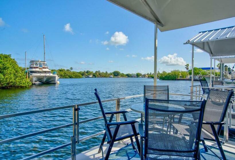 デラックスバンガロー, Aqua Lodges At Coconut Cay Rv And Marina
