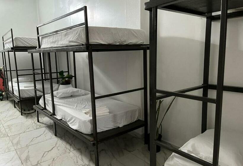 共用房间的床, Rincon Dorms