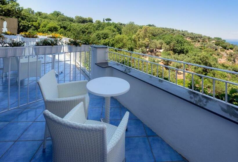 Номер Deluxe, Boutique Hotel Helios