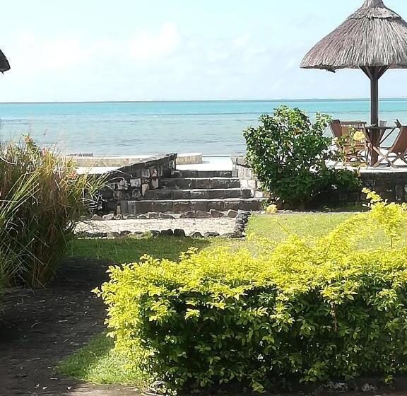 اتاق استاندارد سه تخته با چشم‌انداز باغ, Chillpill Guest House