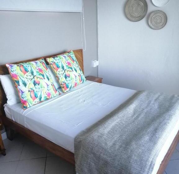 اتاق خانوادگی, Chillpill Guest House