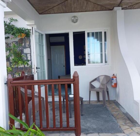 اتاق استاندارد با چشم‌انداز استخر, Chillpill Guest House