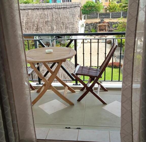 اتاق استاندارد با بالکن, Chillpill Guest House