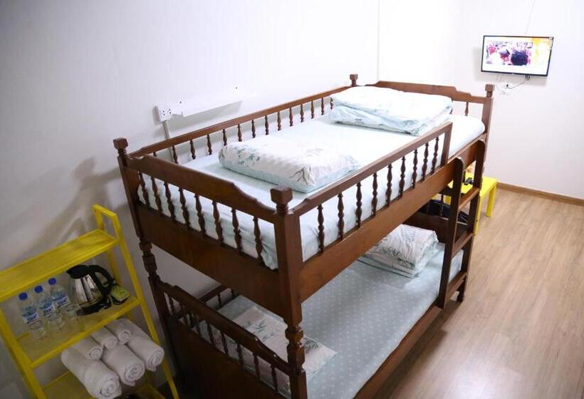 Quarto Triplo Estandar, G9 Bangkok