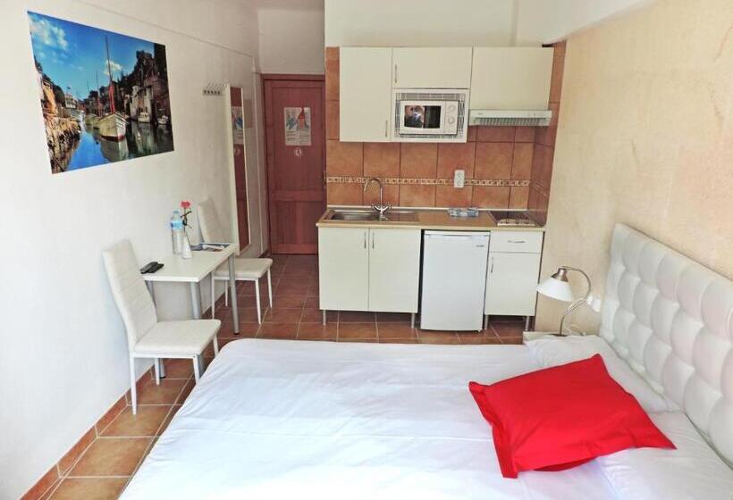 Студия Стандарт, Marblau Hostal
