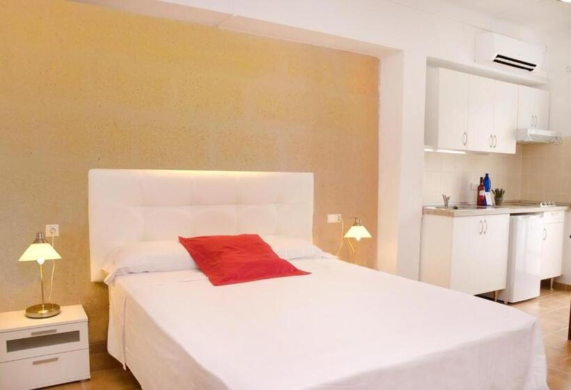 Студия Стандарт, Marblau Hostal