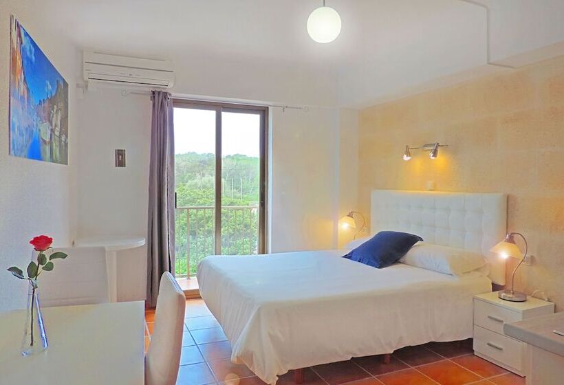 Студия Стандарт, Marblau Hostal