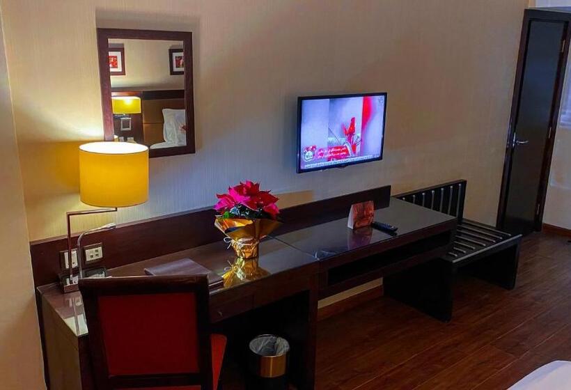 اتاق لوکس با چشم‌انداز استخر, Oryx Hotel Aqaba