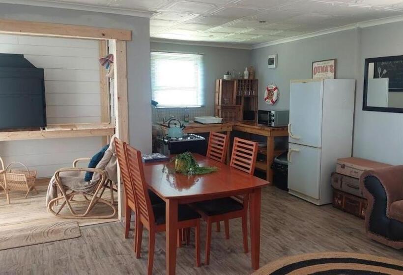 Семейный Номер, 11 Mountain Stream Hot Tub Self Catering