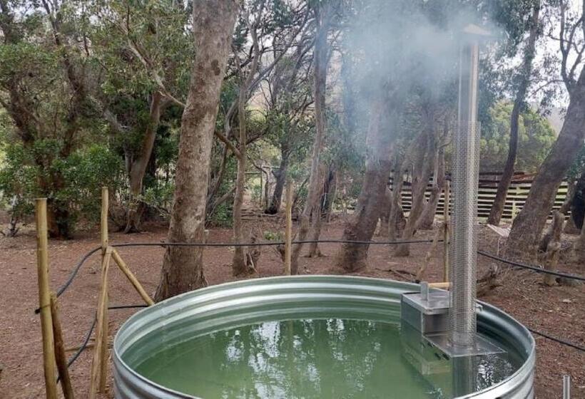 Четырехместный Номер Стандарт, 11 Mountain Stream Hot Tub Self Catering