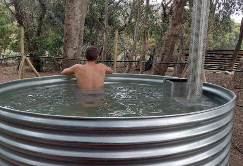 Четырехместный Номер Стандарт, 11 Mountain Stream Hot Tub Self Catering