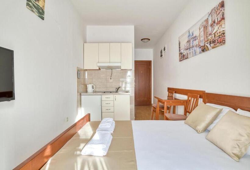 استودیوی استاندارد, Garni Hotel Milica