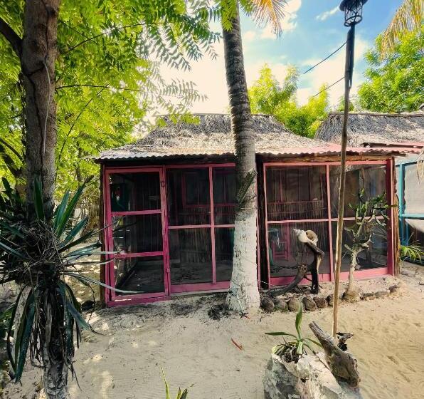 Quarto Triplo Estandar, Casa Jade Ecobungalows Las Coloradas
