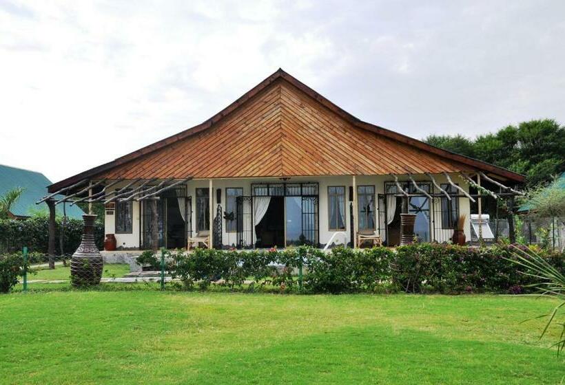 Suite with lake view, Serenity On The Lake